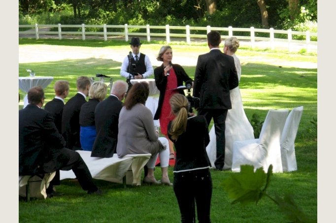 Freie Traurednerin in Hamburg - Anna Held